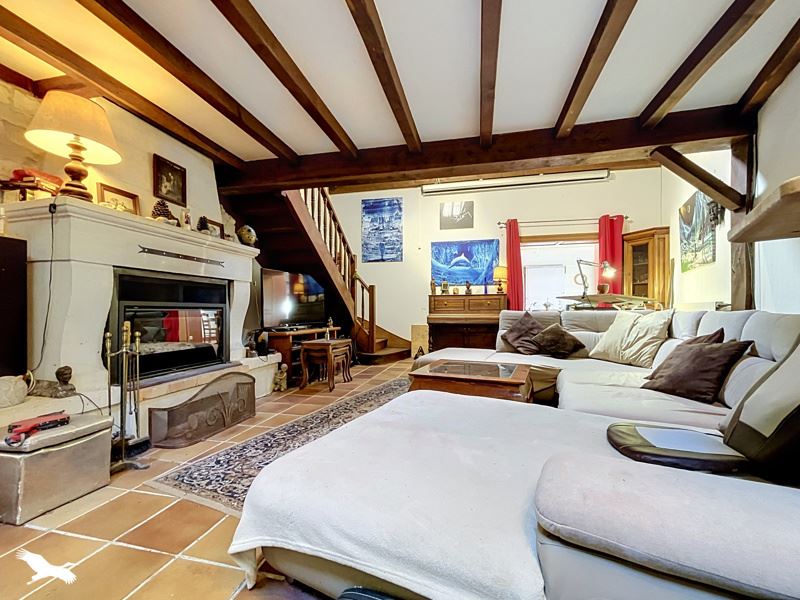 Vente Maison CRAVANS - 6 pièces -204 m² - (17260)