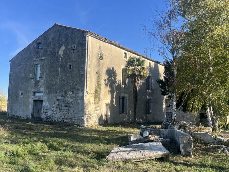 Vente Maison Avy - 6 pièces -292 m² - (17800)