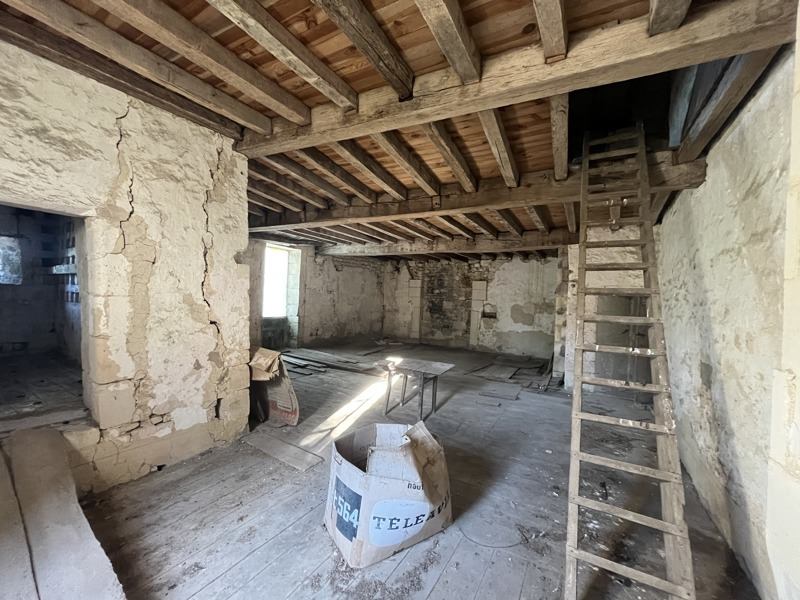 Vente Maison Avy - 6 pièces -292 m² - (17800)