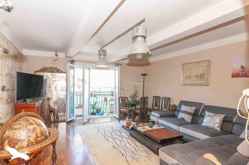 Vente Maison Pouzols - 7 pièces -145 m² - (34230)