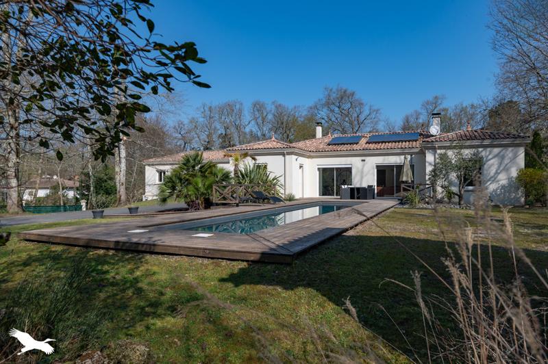 Vente Maison ST SAUVEUR - 5 pièces -155 m² - (33250)