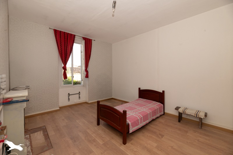 Vente Maison ST ESTEPHE - 7 pièces -200 m² - (33180)