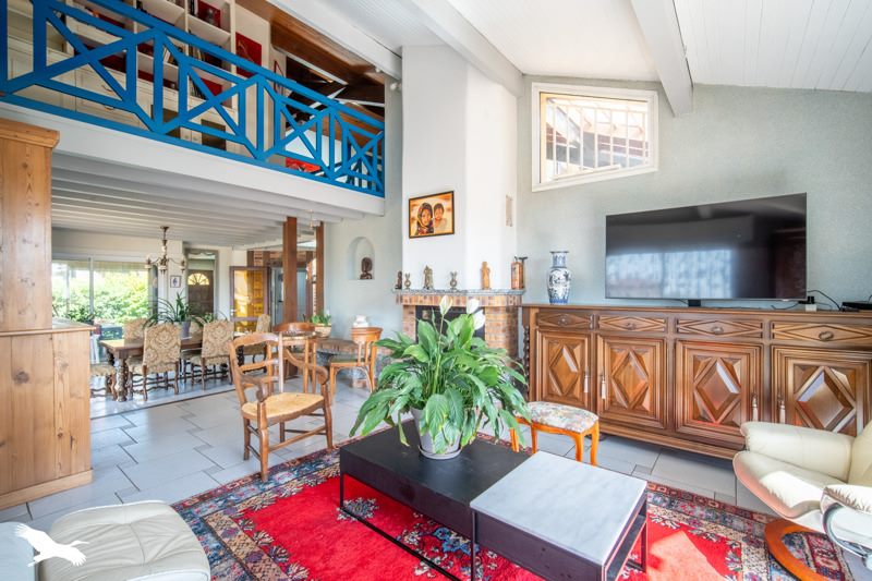 Vente Maison ST VINCENT DE TYROSSE - 6 pièces -200 m² - (40230)