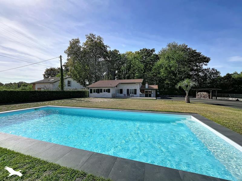 Vente Maison Saint-Vincent-de-Tyrosse - 5 pièces -145 m² - (40230)