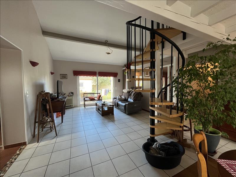 Vente Maison CAMBLANES ET MEYNAC - 5 pièces -131 m² - (33360)