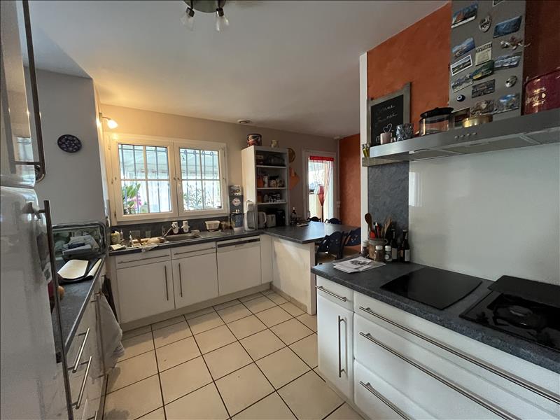 Vente Maison CAMBLANES ET MEYNAC - 5 pièces -131 m² - (33360)