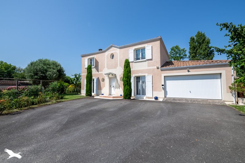 Vente Maison CARIGNAN DE BORDEAUX - 7 pièces -152 m² - (33360)