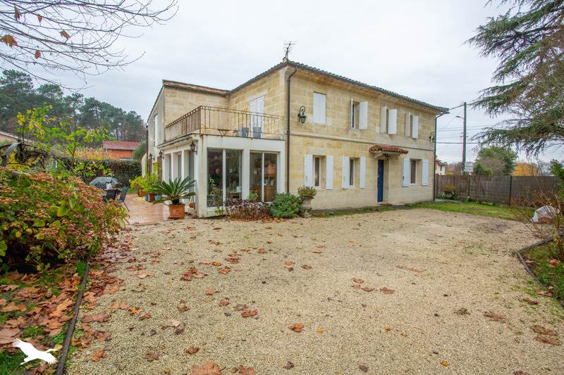 Vente Maison ST CAPRAIS DE BORDEAUX - 6 pièces -184 m² - (33880)
