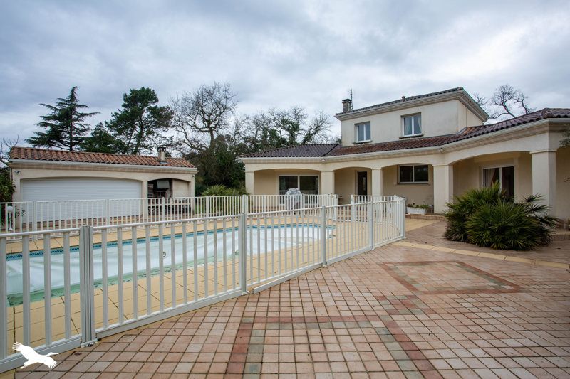Vente Maison CARIGNAN DE BORDEAUX - 5 pièces -160 m² - (33360)