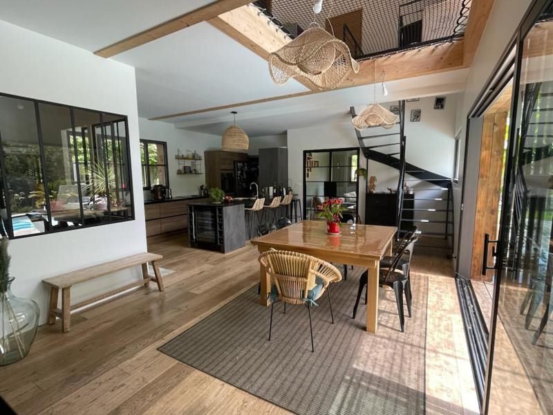 Vente Maison CARIGNAN DE BORDEAUX - 6 pièces -158 m² - (33360)