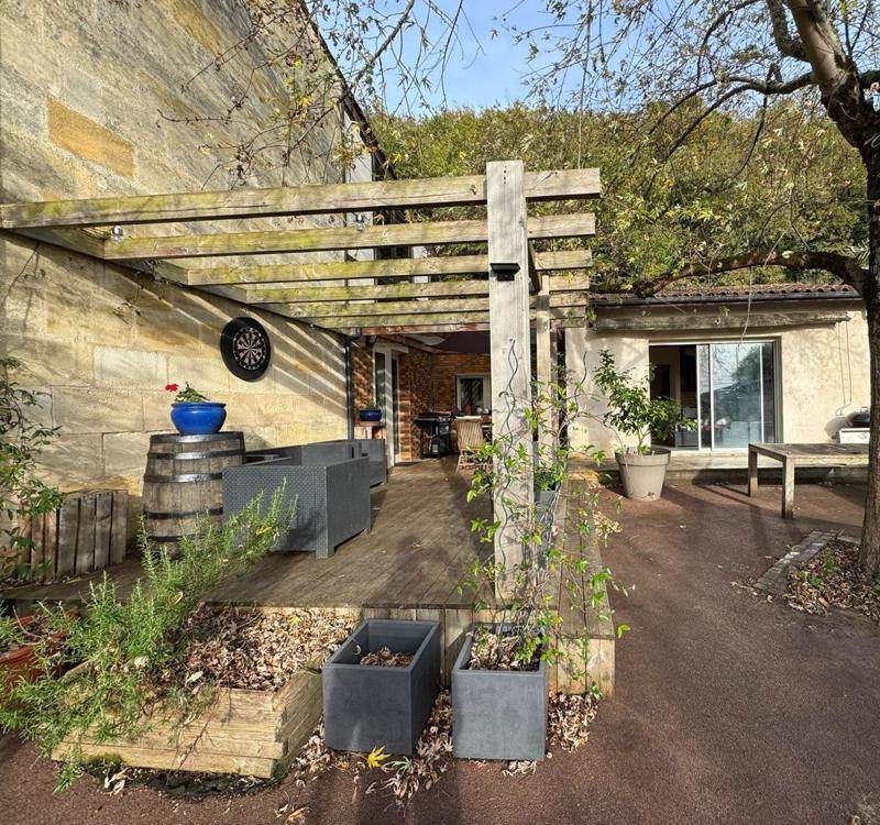 Vente Maison QUINSAC - 4 pièces -203 m² - (33360)