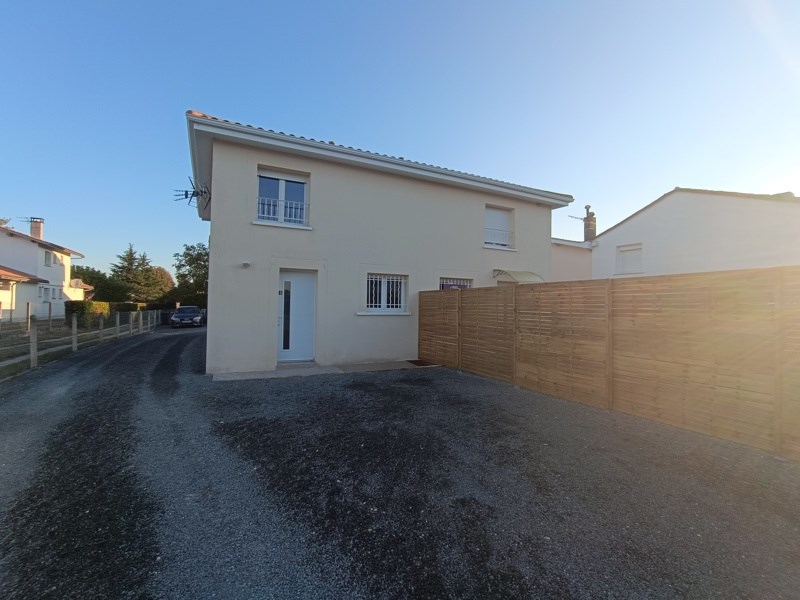 Maison 3 pièces 65 m² · à Carignan-de-Bordeaux · 65 m² · 212 000 €