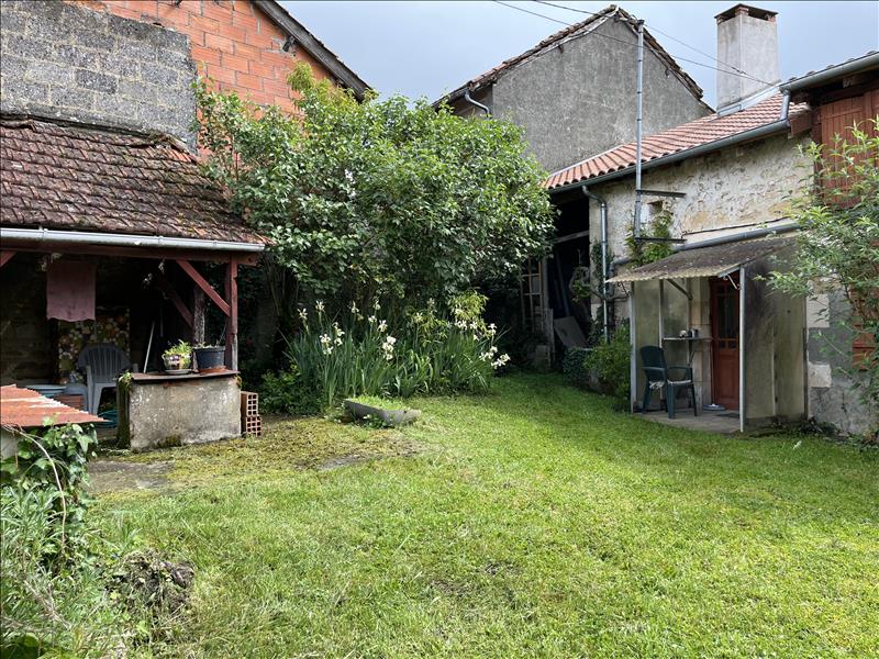 Maison en pierre à Eyzerac