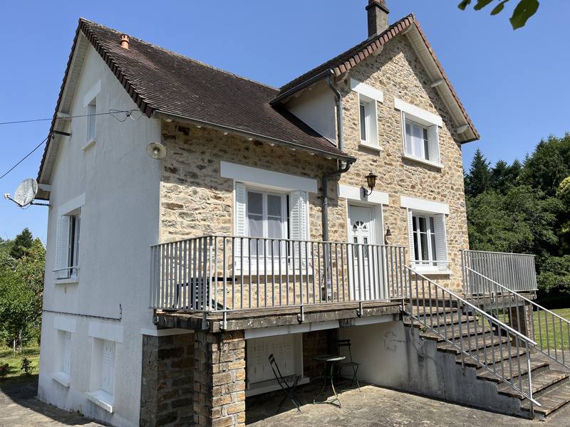 Maison en pierre à La Coquille