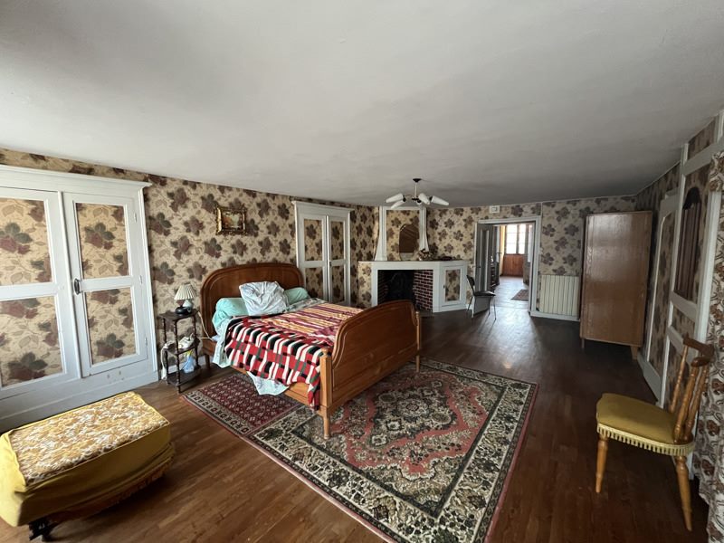 Vente Maison MIALET - 5 pièces -170 m² - (24450)