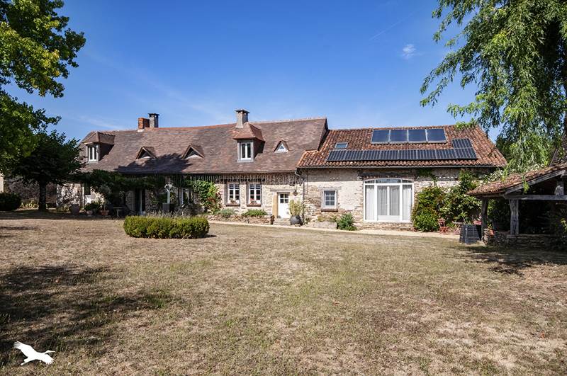 Vente Maison MIALET - 7 pièces -232 m² - (24450)