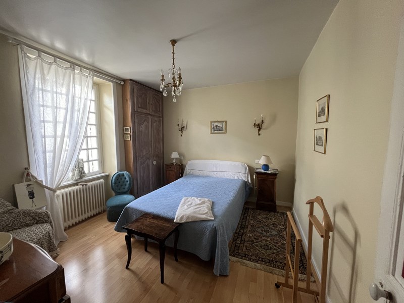 Vente Maison MIALET - 5 pièces -142 m² - (24450)