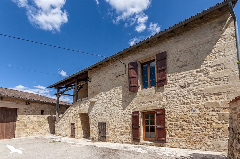 Vente Maison NANTHEUIL - 6 pièces -227 m² - (24800)