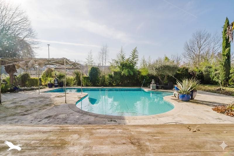 Vente Maison COLLONGES AU MONT D OR - 6 pièces -211 m² - (69660)