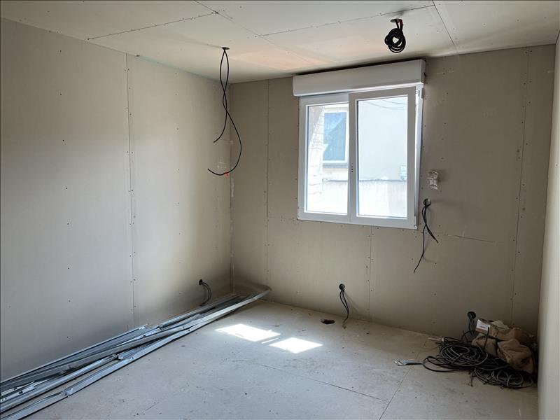 Vente Maison AUBERGENVILLE - 5 pièces -110 m² - (78410)