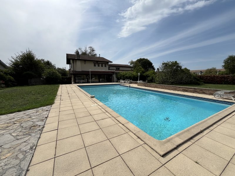 Vente Maison BIGANOS - 5 pièces -210 m² - (33380)