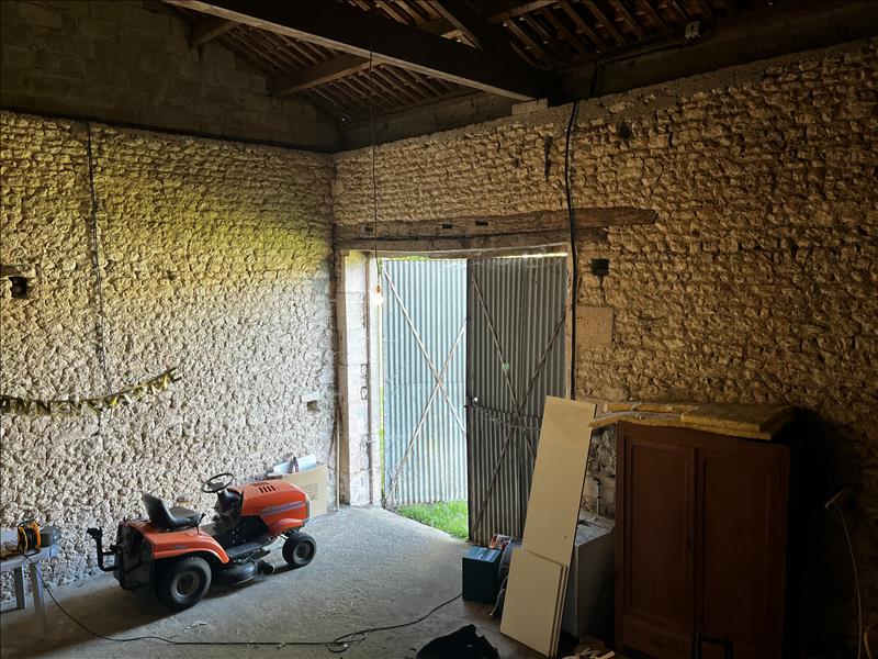 Vente Grange BARRET - 2 pièces -120 m² - (16300)
