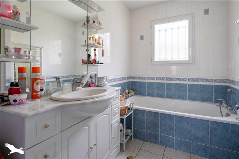 Vente Maison BARBEZIEUX ST HILAIRE - 4 pièces -85 m² - (16300)