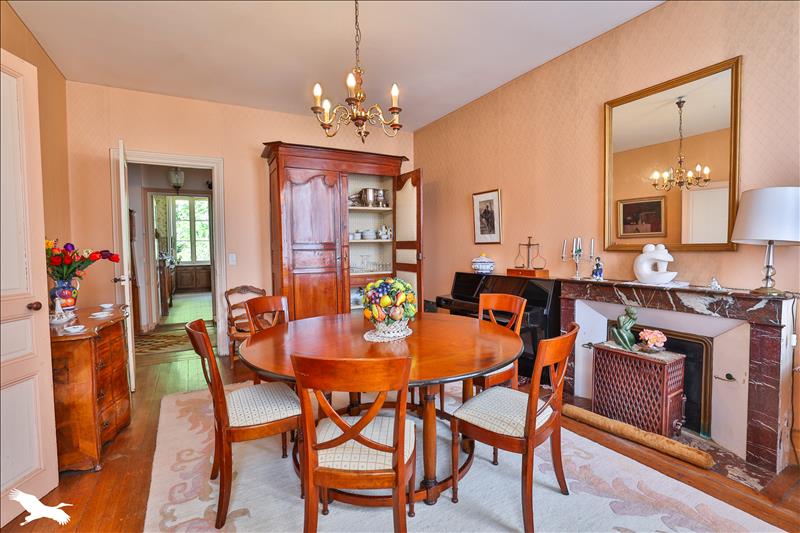 Vente Maison BARBEZIEUX ST HILAIRE - 11 pièces -408 m² - (16300)