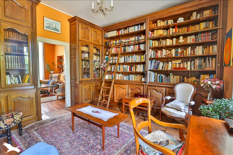 Vente Maison BARBEZIEUX ST HILAIRE - 11 pièces -408 m² - (16300)