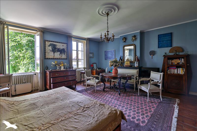 Vente Maison BARBEZIEUX ST HILAIRE - 11 pièces -408 m² - (16300)