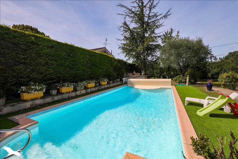 Vente Maison BARBEZIEUX ST HILAIRE - 11 pièces -408 m² - (16300)