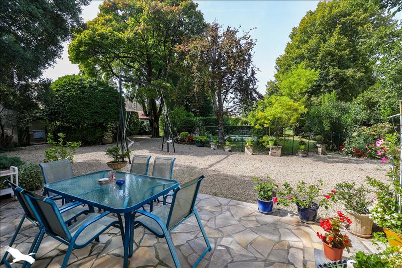 Vente Maison BARBEZIEUX ST HILAIRE - 11 pièces -408 m² - (16300)