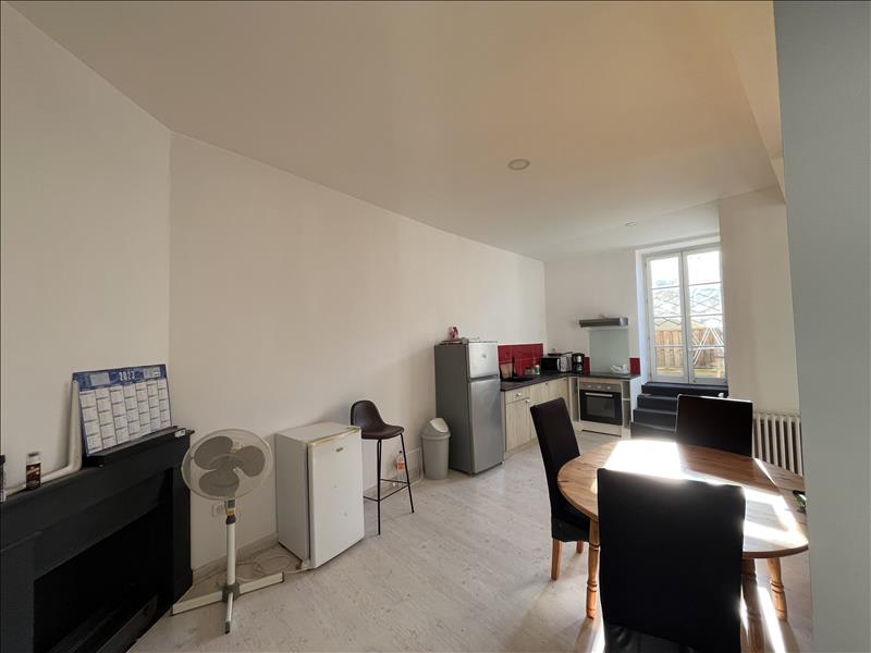 Vente Immeuble BARBEZIEUX ST HILAIRE - -  155 m² - (16300)