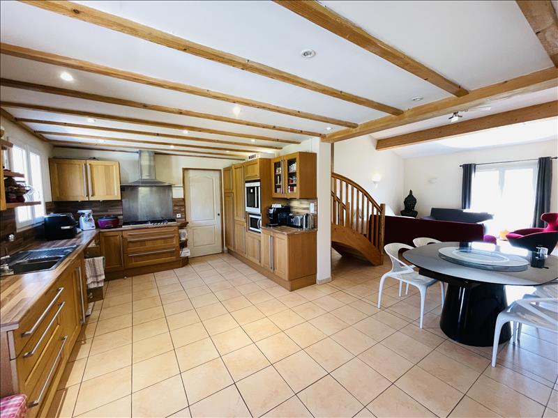 Vente Maison CHILLAC - 7 pièces -169 m² - (16480)