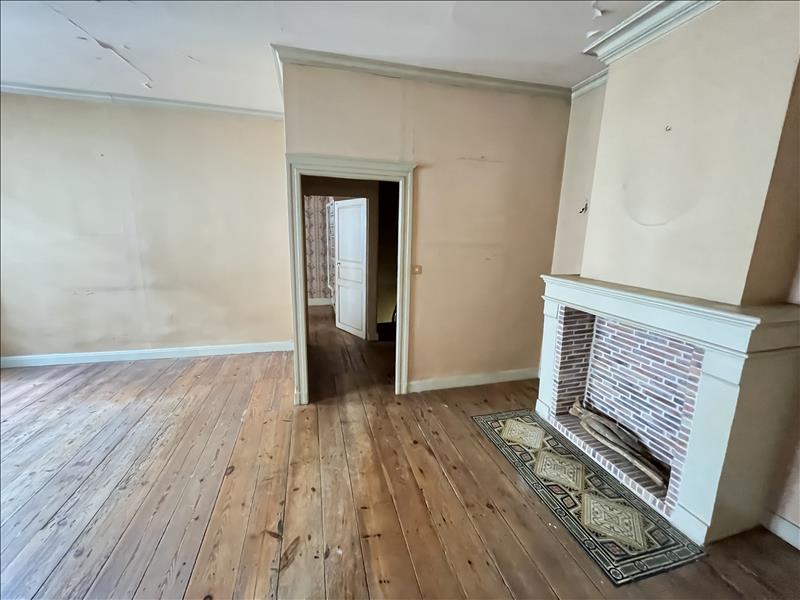 Vente Maison BARBEZIEUX ST HILAIRE - 9 pièces -159 m² - (16300)