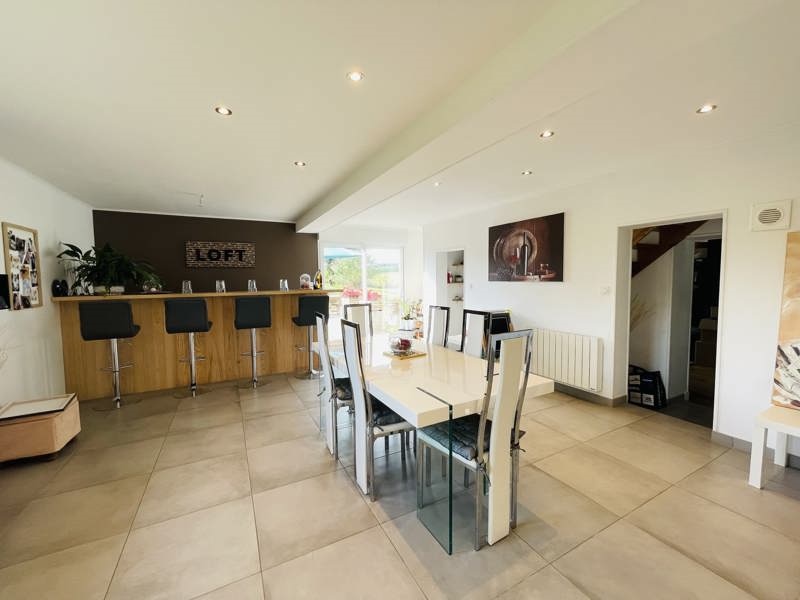 Vente Maison BARBEZIEUX ST HILAIRE - 6 pièces -163 m² - (16300)