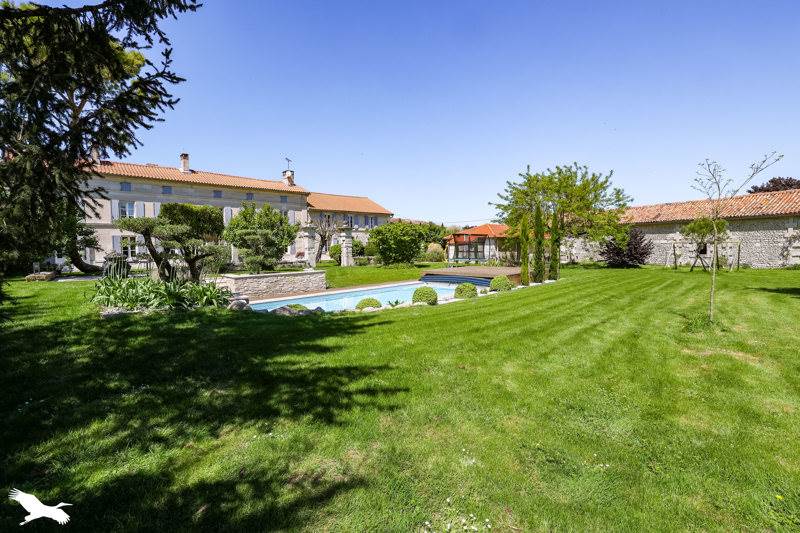 Vente Maison VAL DES VIGNES - 9 pièces -317 m² - (16250)