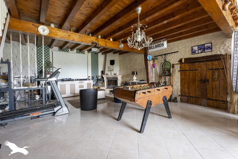 Vente Maison CHALLIGNAC - 6 pièces -255 m² - (16300)