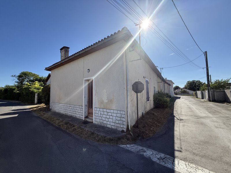 Vente Maison BARBEZIEUX ST HILAIRE - 5 pièces -68 m² - (16300)