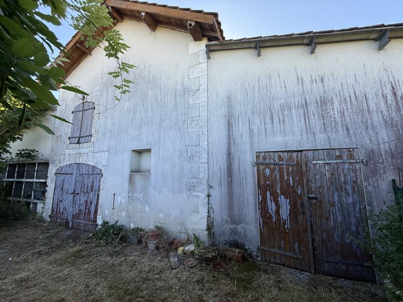Vente Grange BARBEZIEUX ST HILAIRE - 3 pièces -98 m² - (16300)