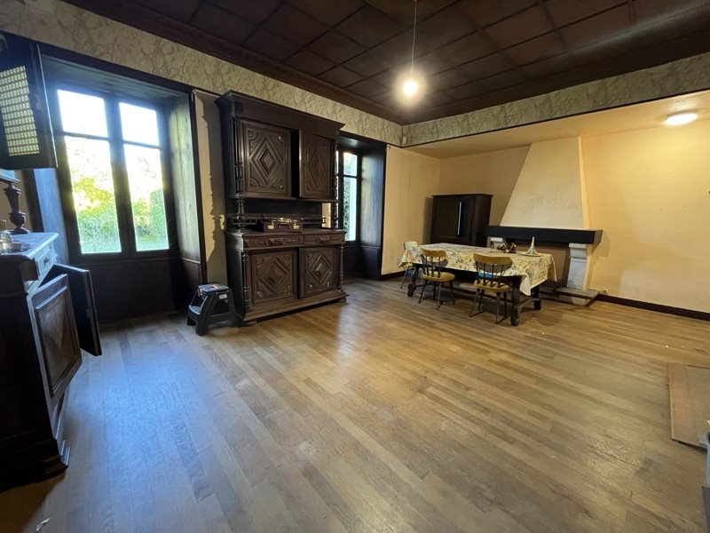 Vente Maison BARBEZIEUX ST HILAIRE - 5 pièces -152 m² - (16300)