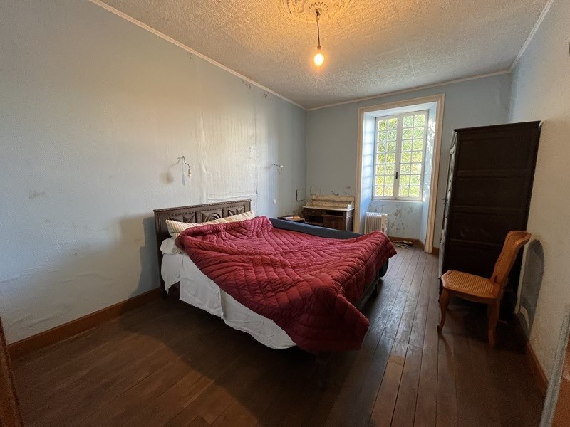 Vente Maison BARBEZIEUX ST HILAIRE - 5 pièces -152 m² - (16300)