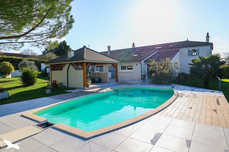 Vente Maison ST FORT SUR LE NE - 7 pièces -263 m² - (16130)