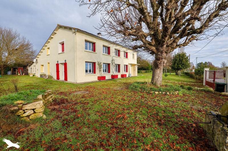 Vente Maison GUIMPS - 7 pièces -206 m² - (16300)