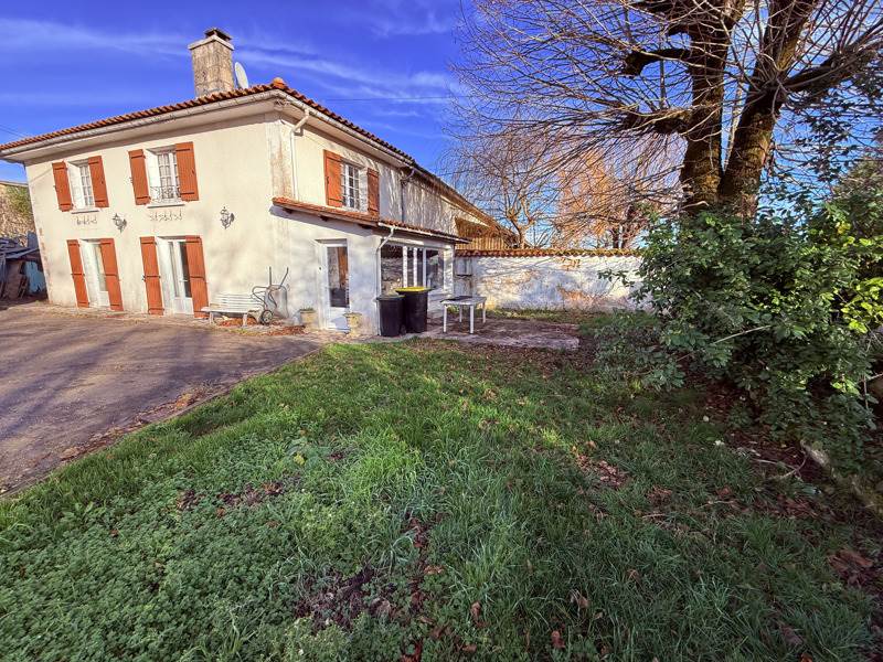 Vente Maison BARBEZIEUX ST HILAIRE - 5 pièces -103 m² - (16300)