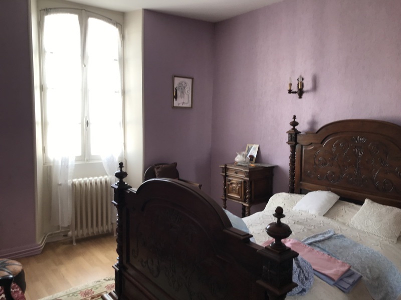 Vente Maison BARBEZIEUX ST HILAIRE - 7 pièces -152 m² - (16300)