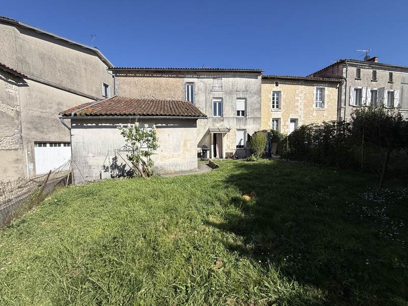 Vente Immeuble BARBEZIEUX ST HILAIRE - -  100 m² - (16300)