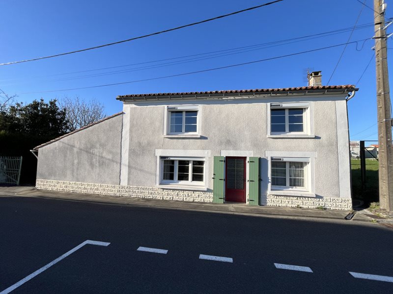 Vente Maison BARBEZIEUX ST HILAIRE - 5 pièces -93 m² - (16300)
