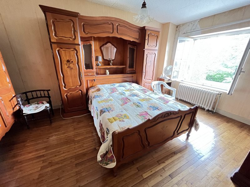 Vente Maison BELLEVIGNE - 10 pièces -181 m² - (16120)