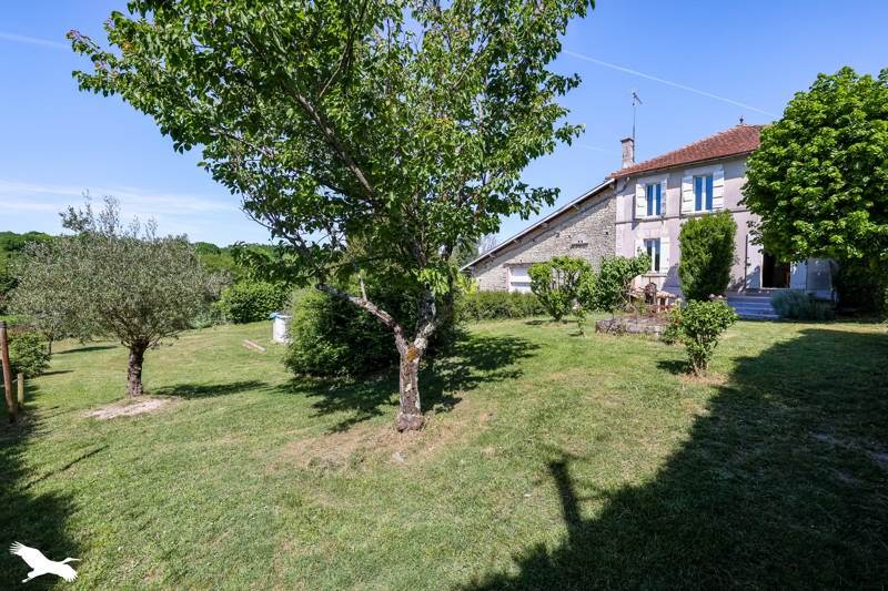 Vente Maison REIGNAC - 8 pièces -256 m² - (16360)